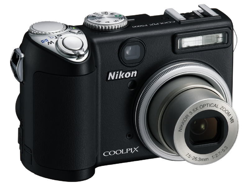 Illustration for article titled Nikon Intros Coolpix P5000 Has DSLR Brains, Point and Shoot Sensor